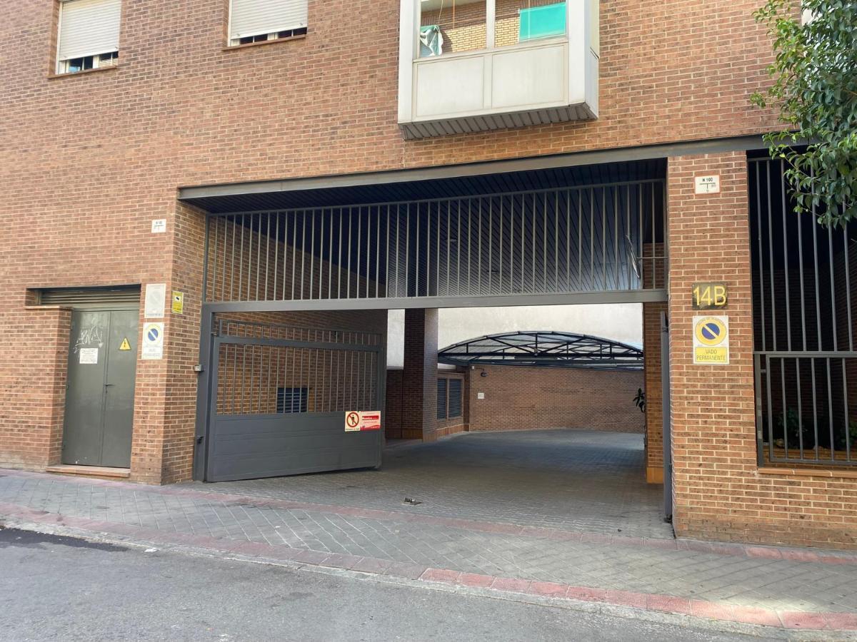 Apartamento En Madrid Rio Con Parking Gratuito Eksteriør billede